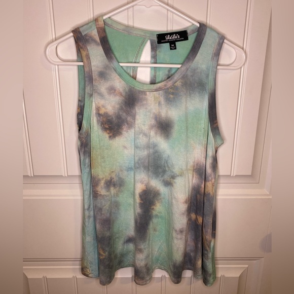 Lulus Tops - Lulu’s Tie dye active tank w/open back detail